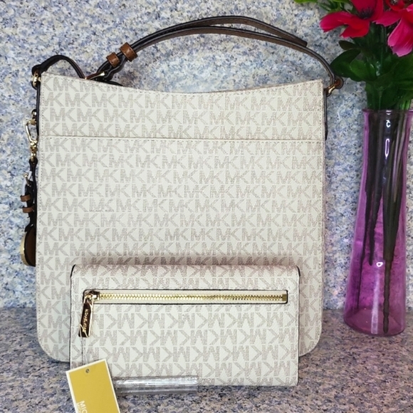 ๐$525 MICHAEL๐KORS Bundle JET SET Travel LG Messenger Crossbody BagWallet - Picture 3 of 16